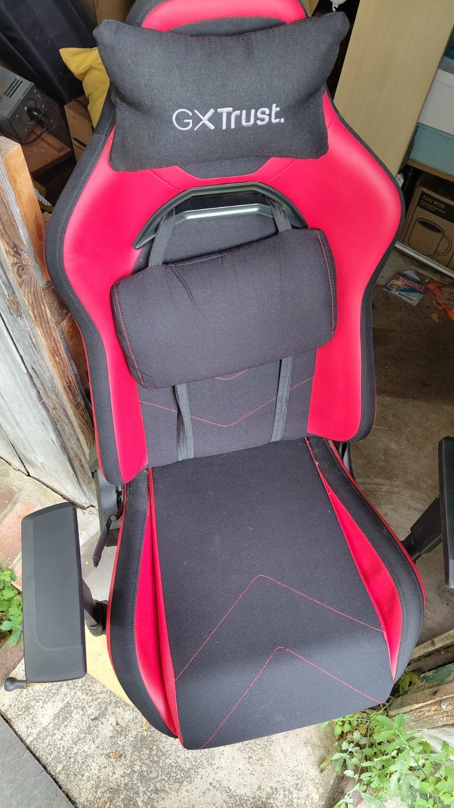 Trust chaise gaming, Enlèvement