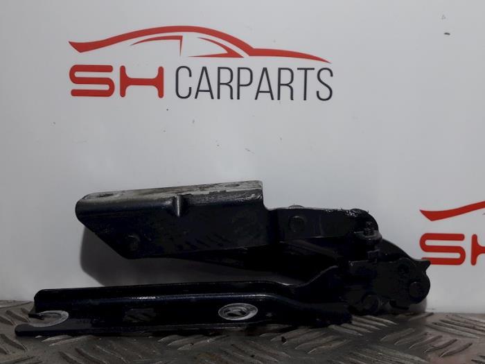 Charnière capot d'un Volkswagen Golf, Autos : Pièces & Accessoires, Autres pièces automobiles, Volkswagen, Utilisé, 3 mois de garantie