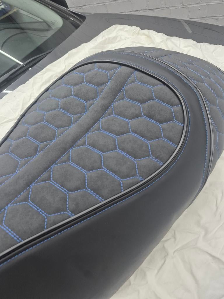 Vespa sprint / primavera custom mono zadel, Fietsen en Brommers, Ophalen of Verzenden