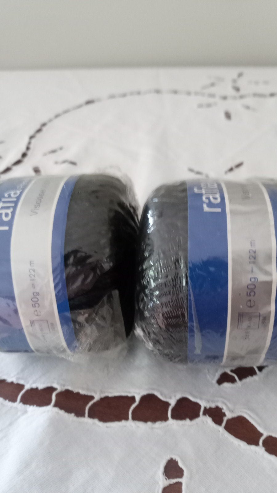Av 2 boules rafia penny sarma noir emballé, Hobby & Loisirs créatifs, Tricot & Crochet, Enlèvement ou Envoi, Comme neuf, Tricot ou Crochet