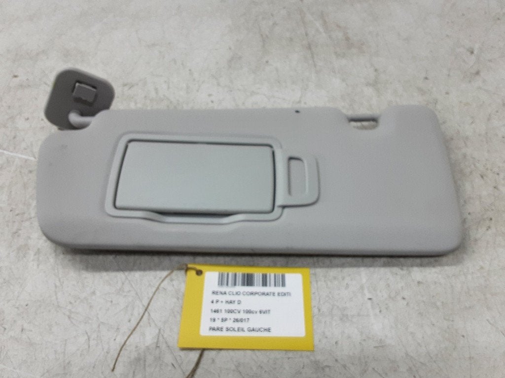 ZONNEKLEP LINKS Renault Clio V (RJAB) (01-2019/-), Gebruikt, Renault, Mevr. I. Hauben, Rue de l'Espoir 34 34
4030  GRIVEGNÉE, BE