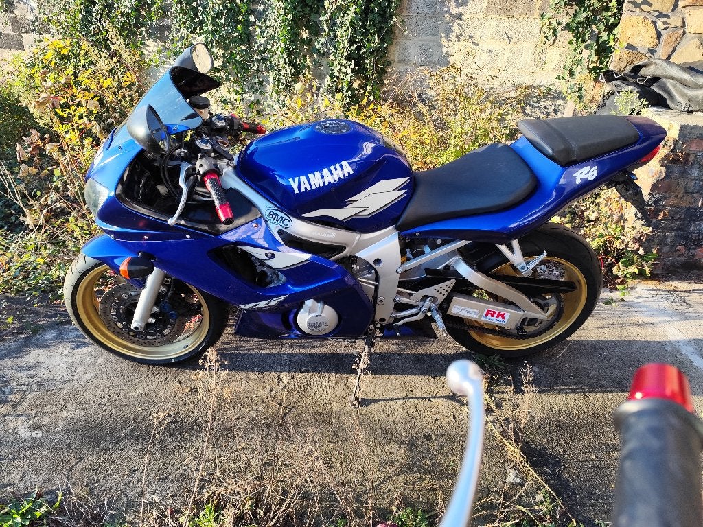 R6 uit 2003, Motoren, 4 cilinders, Motorrijbewijs A, Gebruikt, Meer dan 35 kW