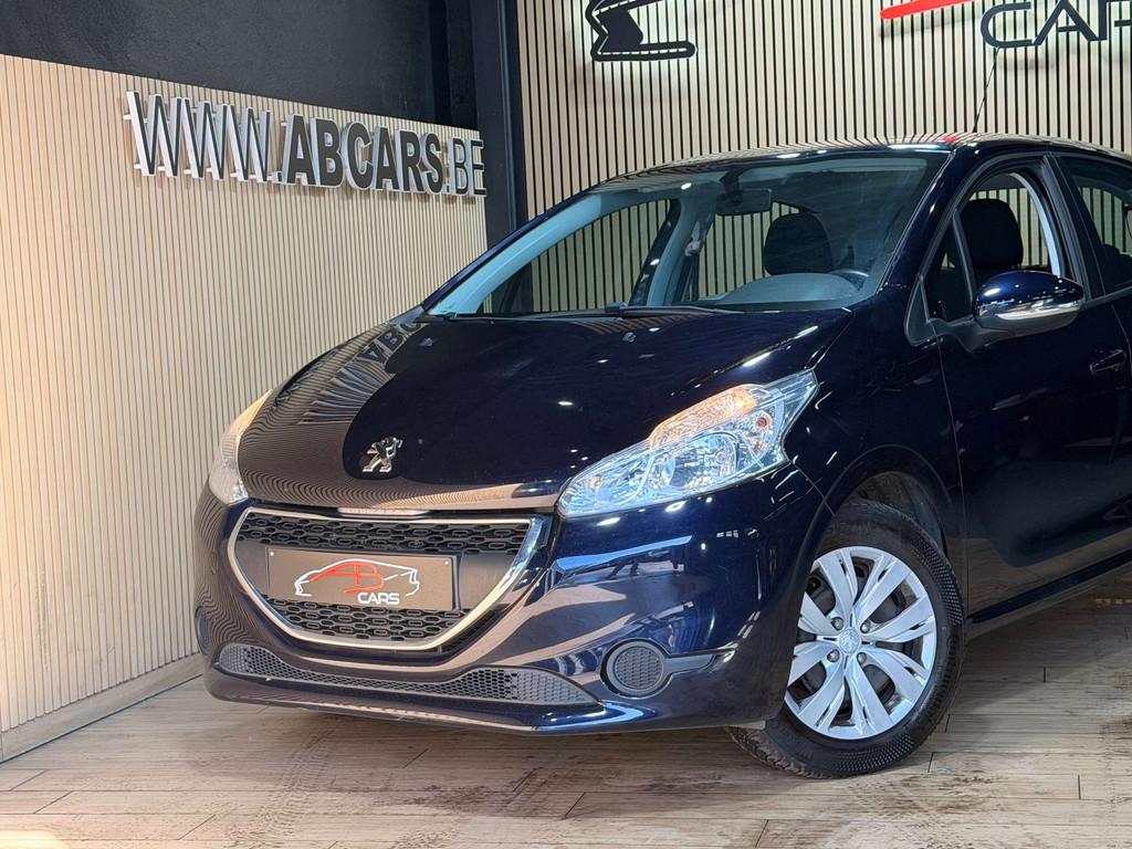 Peugeot 208 1.2i * GARANTIE 12 MOIS * 1ER PROPRIETAIRE *, Autos, Peugeot, Euro 5, Achat, Entreprise, 82 ch