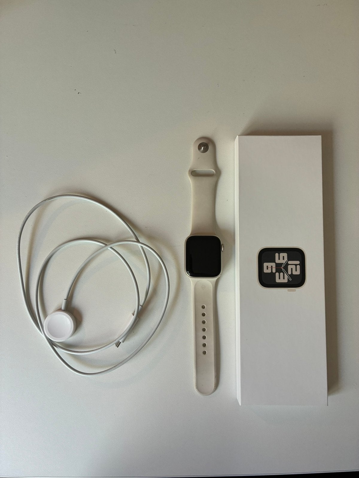 Apple iWatch SE, Bijoux, Sacs & Beauté, Neuf, Étanche, Enlèvement ou Envoi, IOS