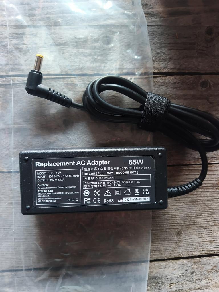 Nieuwe 65W laptop oplader / AC adapter 19V 3.42A universeel, Ophalen, Nieuw