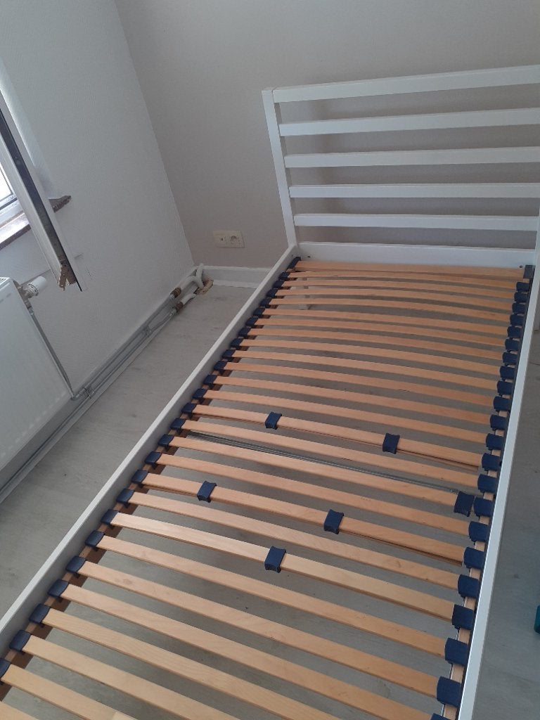 Lit blanc 90 cm plus 2 matelas, 90 cm, Enlèvement, 200 cm, Bois