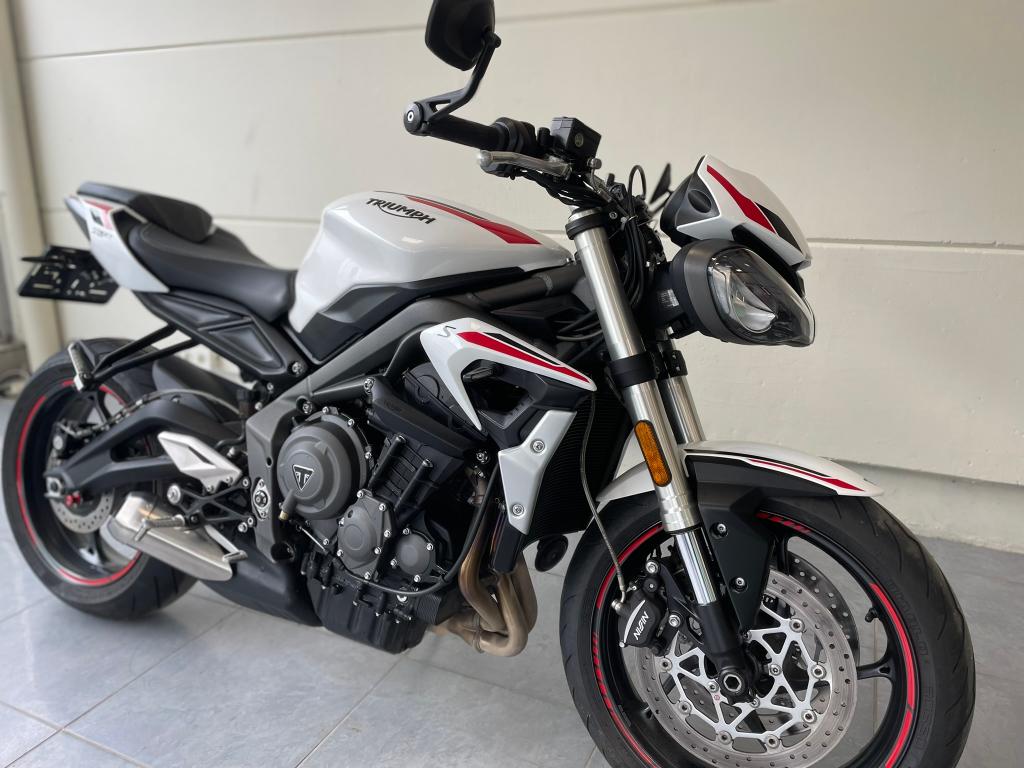 Triumph street triple 660 s, Entreprise, Occasion, 3 cylindres, 660 cm³