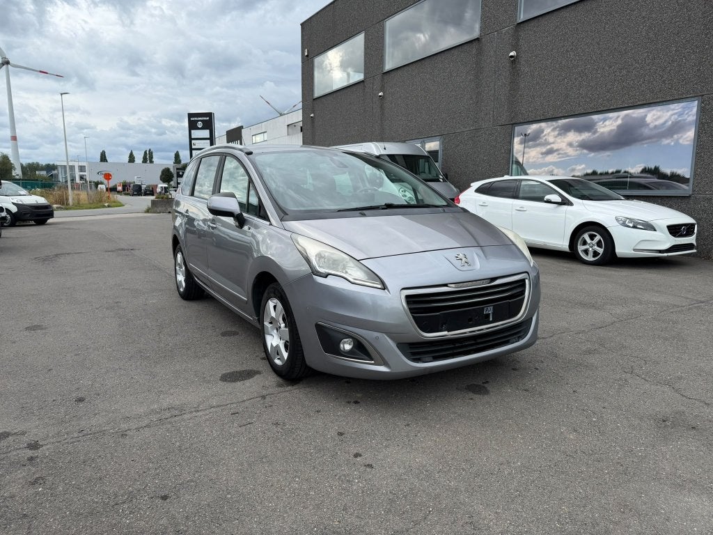 Peugeot 5008 (Numéro de stock 13210), Argent ou Gris, Achat, https://public.car-pass.be/vhr/76d35e21-1844-46f8-a669-2a5a42f9283e