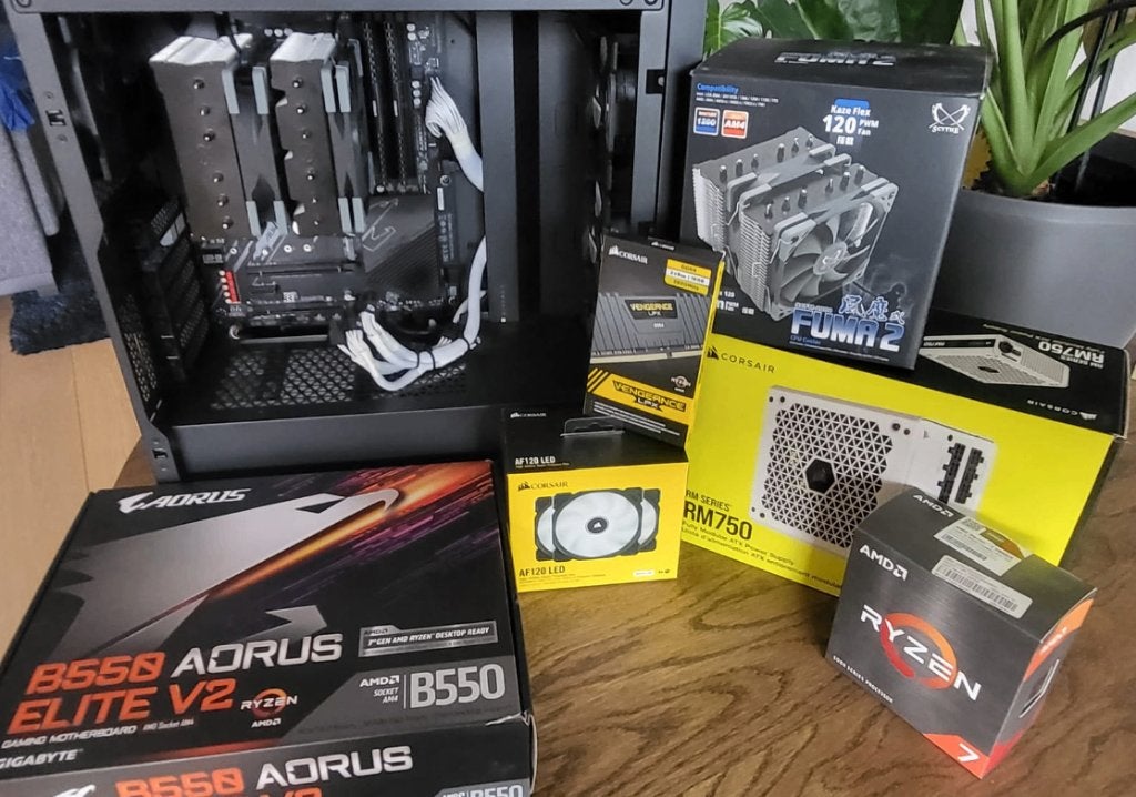 Upgradeset Ryzen 7 5800X B550 Aorus v2 16 gb ram, zonder gpu, Computers en Software, Computerbehuizingen, Ophalen, Zo goed als nieuw