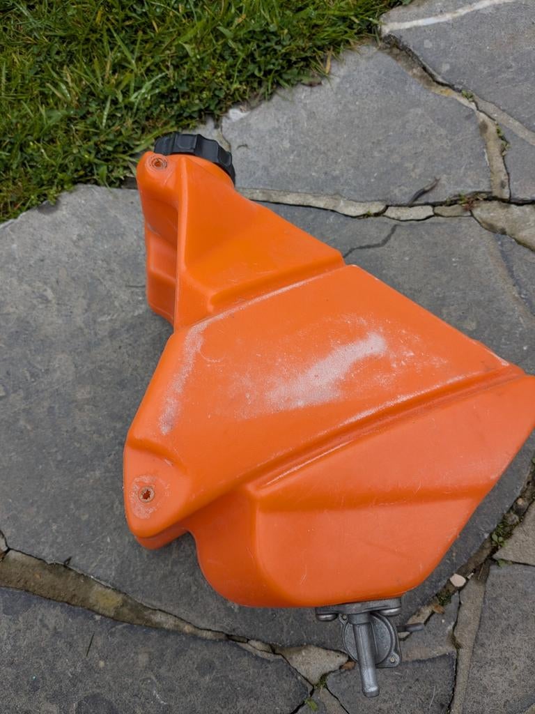 Benzinetank KTM 65 met kraan, Ophalen of Verzenden