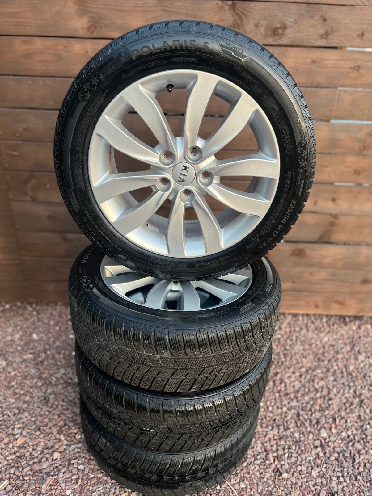 Originele 17” KIA Velgen+Barum Winterbanden 225/50 R17, Auto-onderdelen, Banden en Velgen, Ophalen, 17 inch, Winterbanden, Band(en)