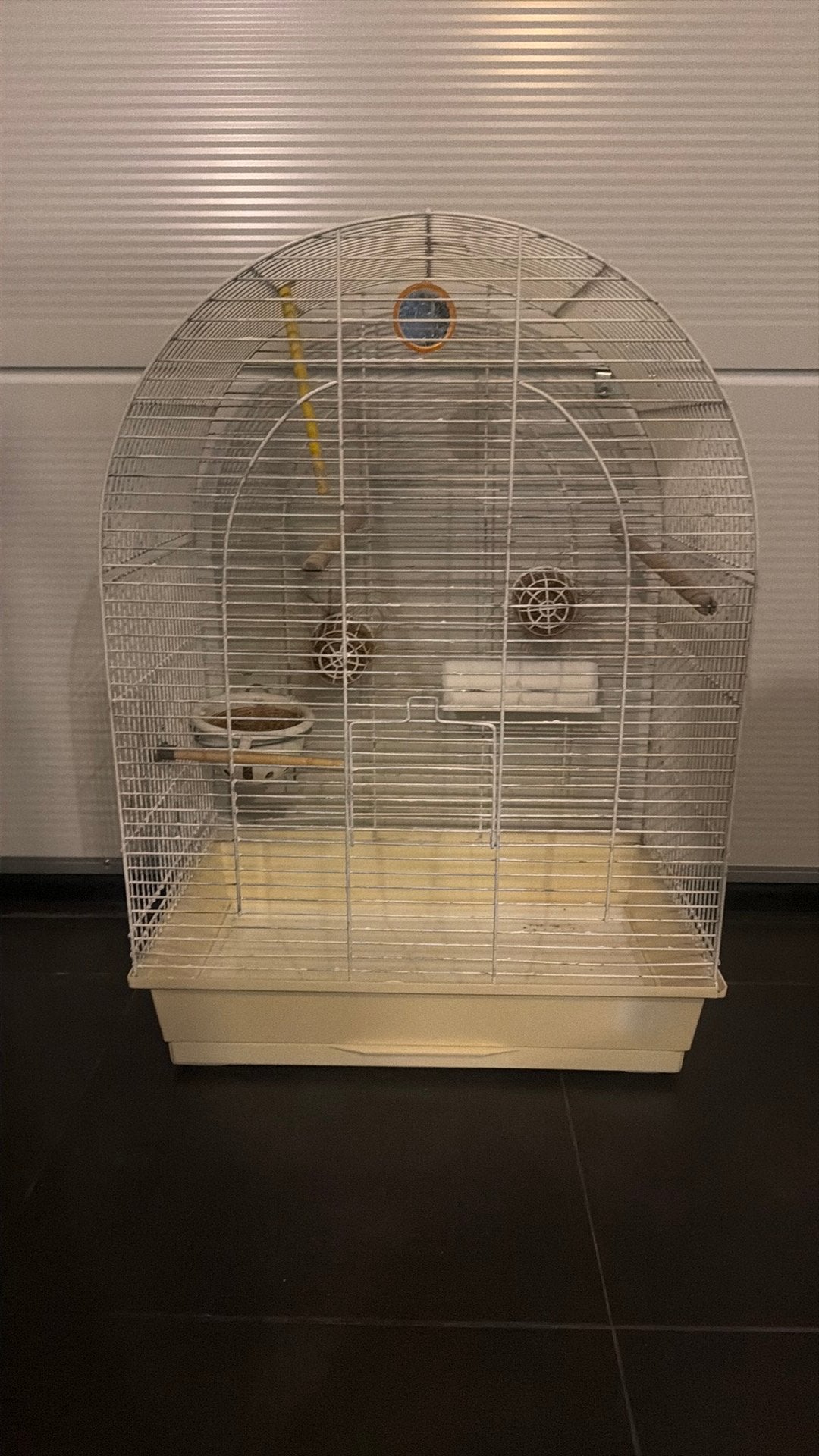 Vogelkooi met accessoires te koop, Dieren en Toebehoren, Ophalen, Zo goed als nieuw, Vogelkooi