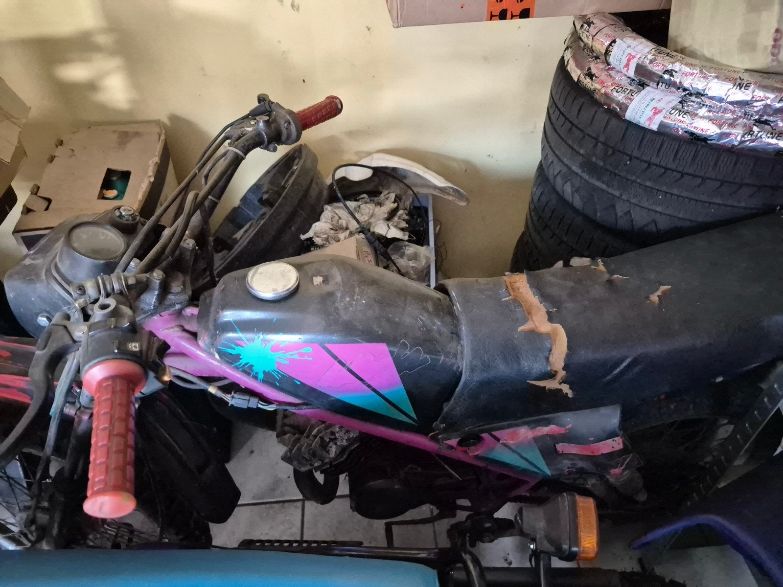 Honda MT5 pour pièces où à restaurer projet !, Fietsen en Brommers, Brommeronderdelen | Oldtimers, Ophalen, Zadel