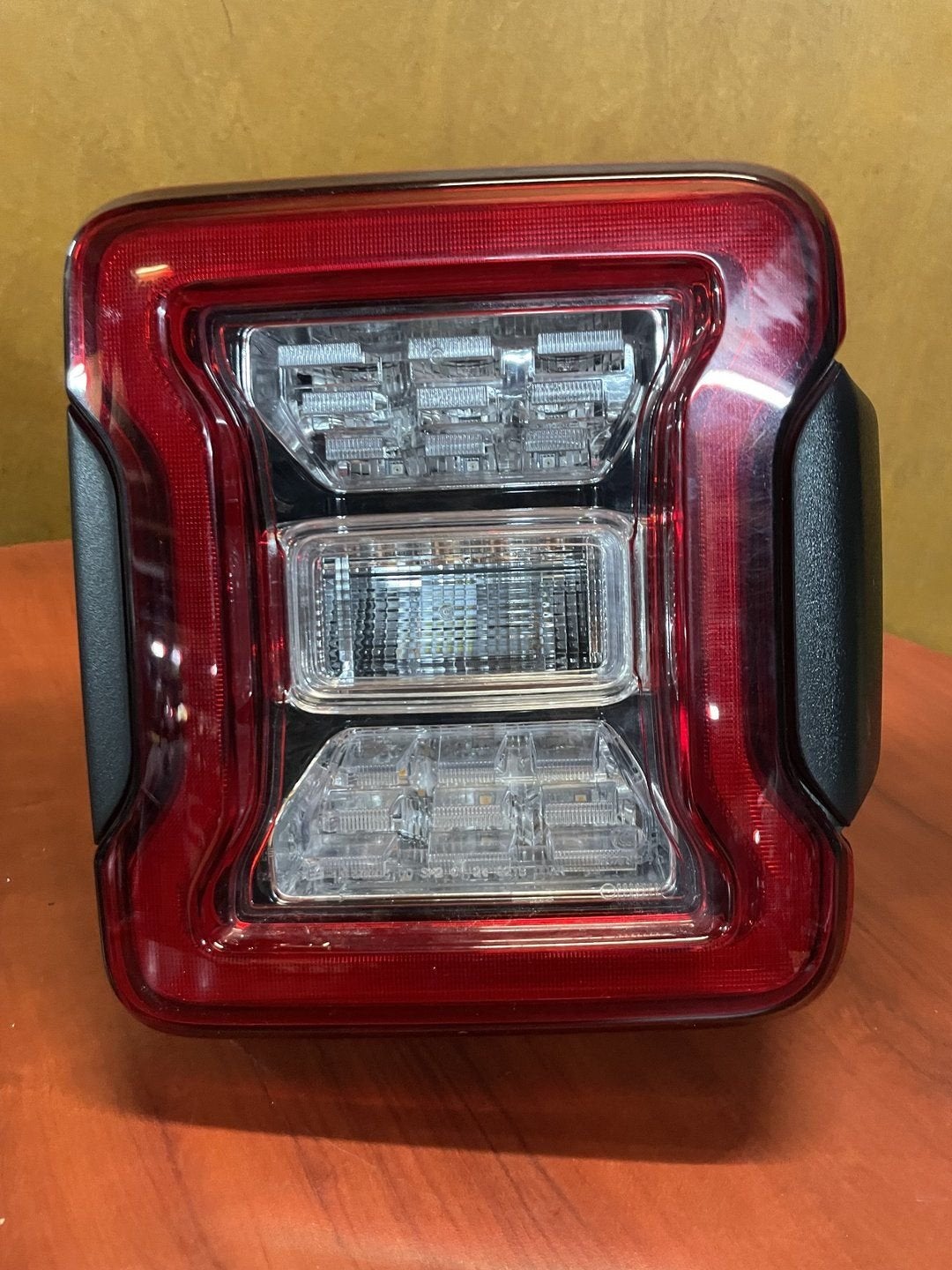 Origineel MOPAR Jeep Wrangler JL 2021 LED achterlicht Rechts, Jeep, -, Origine de la pièce connue, Utilisé
