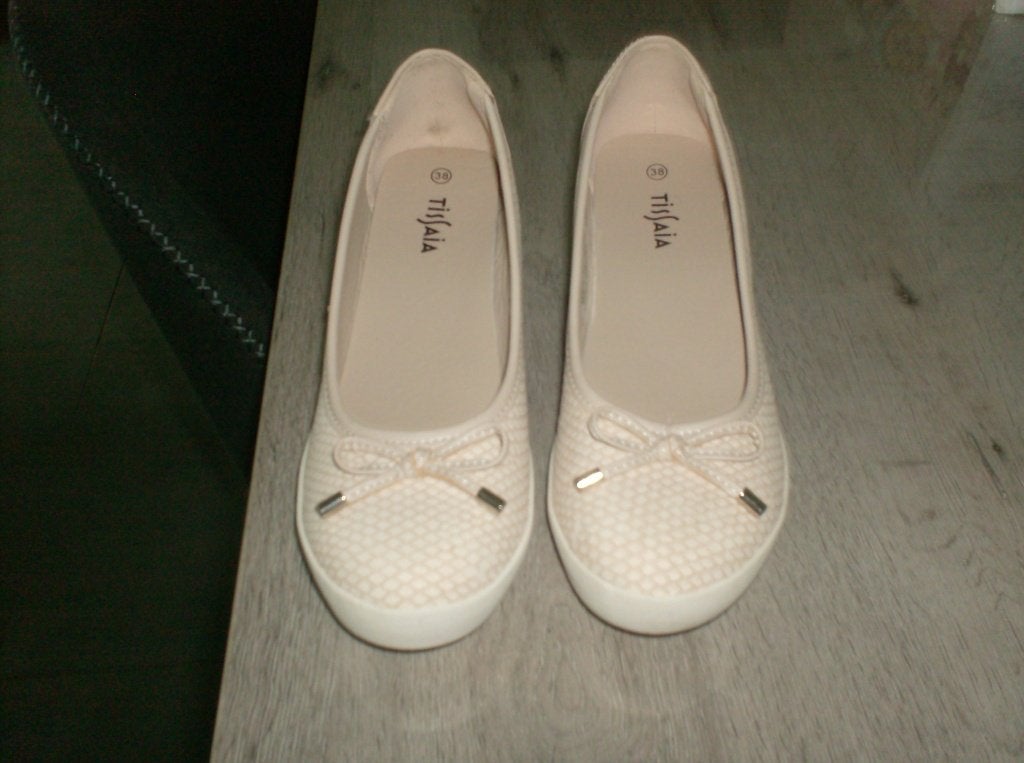 zeer mooie schoenen maat 38 nieuw, Beige, Nieuw, Dansschoenen, Ophalen of Verzenden