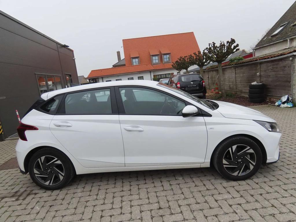 Hyundai i20 i20 1.0 T-GDi MHEV Sky DCT HYBRID (bj 2021), Auto's, Automaat, Gebruikt, Euro 6, 1650 kg
