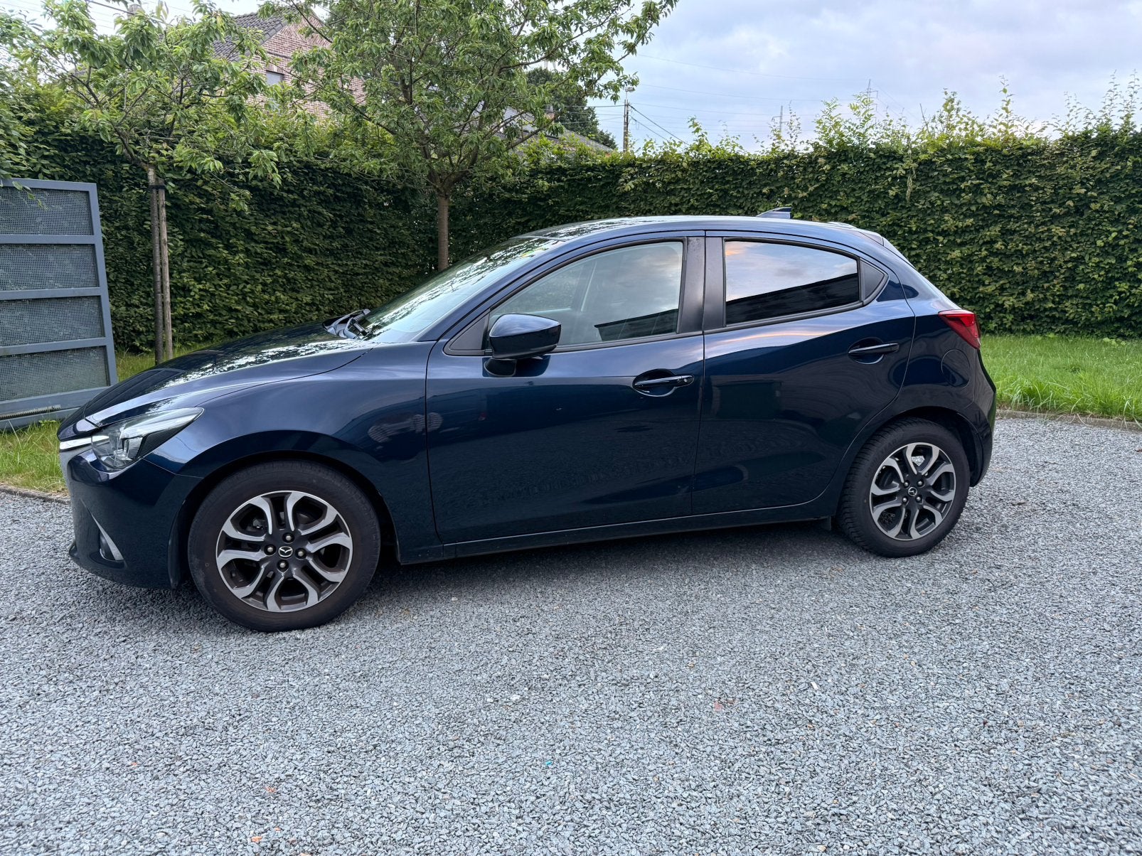 Mazda 2 - 1.5i Skyactive Full option, Auto's, Mazda, Blauw, 5 deurs, Euro 6, Zwart