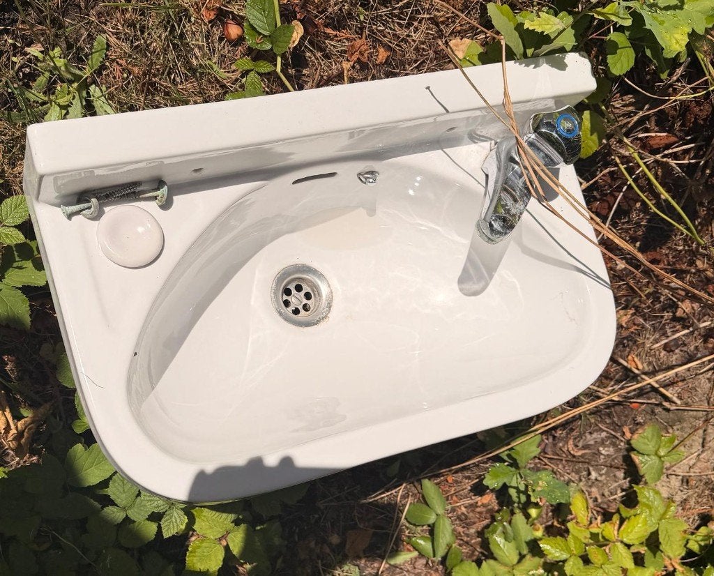GRATUIT - 2 toilettes et 3 lavabos - venez chercher Boechout, Enlèvement, Utilisé