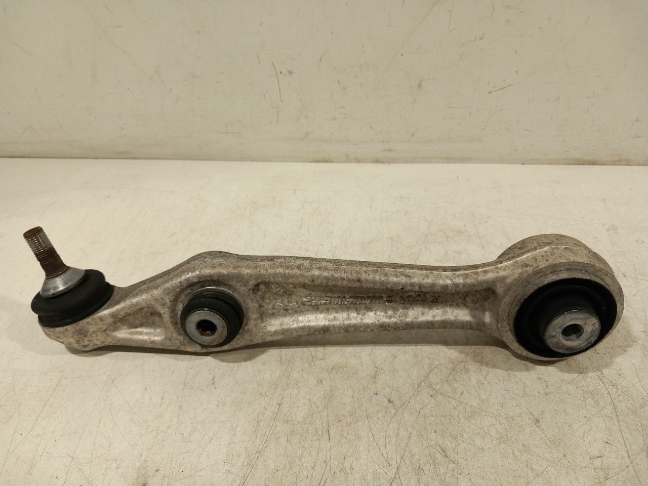 Draagarm rechts voor Tesla Model S, Onderdelen@venauto.nl, Van der Ven Autorecycling B.V., Gebruikt, Ettenseweg 76, 4706 PB Roosendaal, The Netherlands