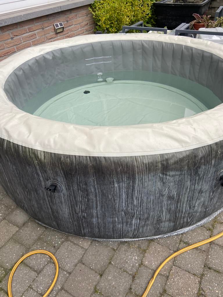 Jacuzzi intex 4 personen greywood, Tuin en Terras, Bubbelbaden en Hottubs, Ophalen, Gebruikt, Filter, Opblaasbaar