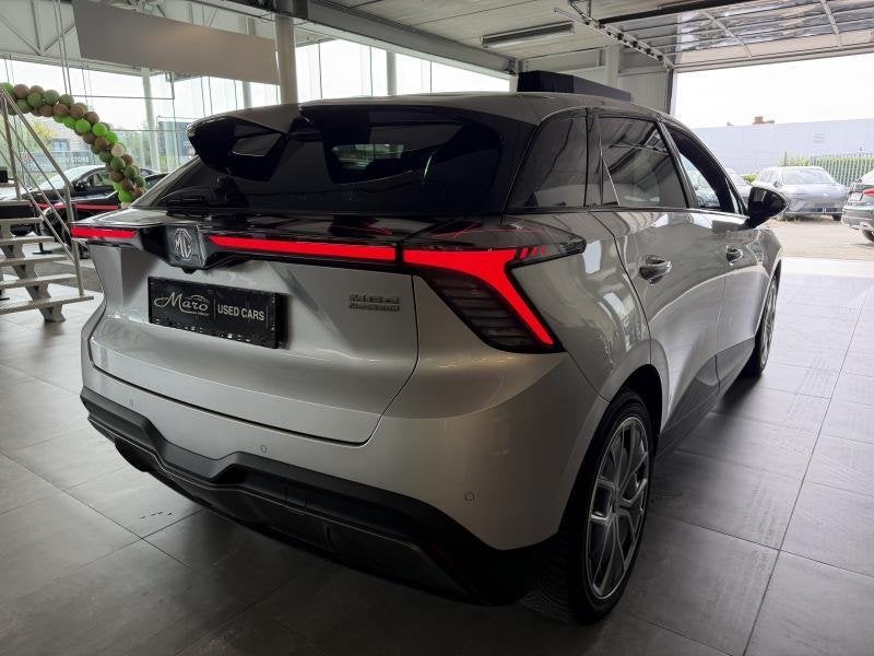 MG MG4 64 kWh Luxury | *FULL OPTION*, Achat, Euro 6, Entreprise, Noir