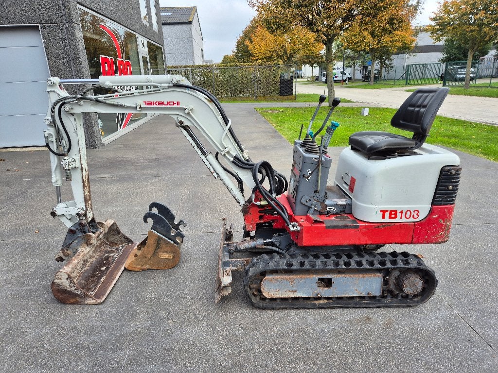 minigraver takeuchi, Enlèvement, Excavatrice