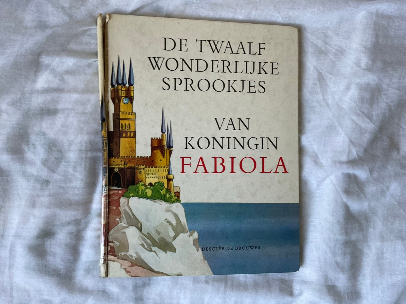 De twaalf wonderbaarlijke sprookjes van koningin Fabiola, Envoi, Comme neuf