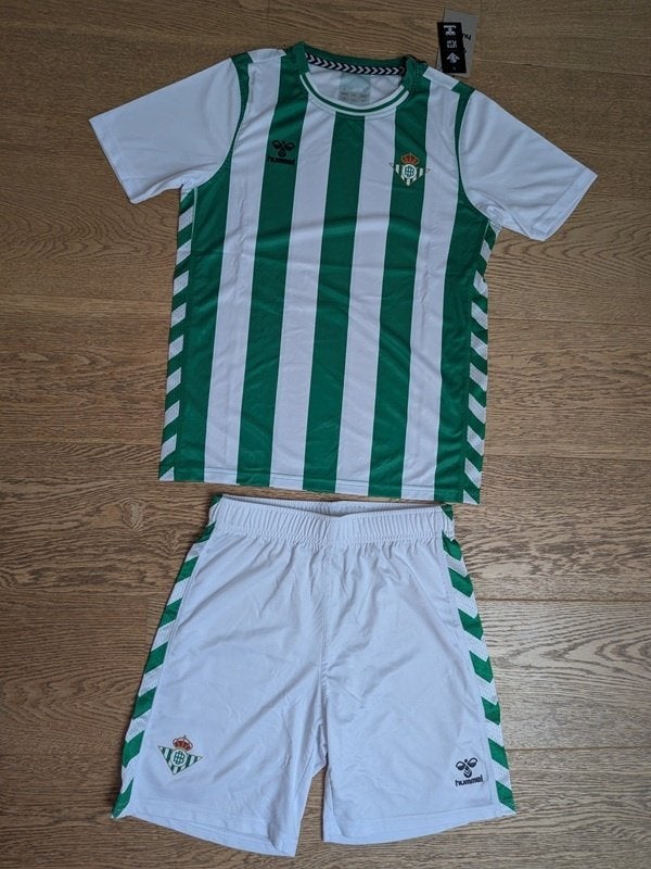 football - ensamble de foot Hummel Real Betis, Enlèvement, Comme neuf, Maillot