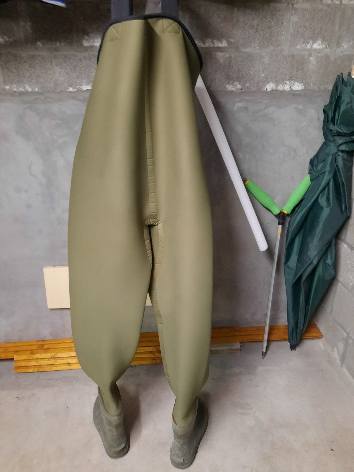 waadpak neopreen.  maat 42 . 43, Ophalen