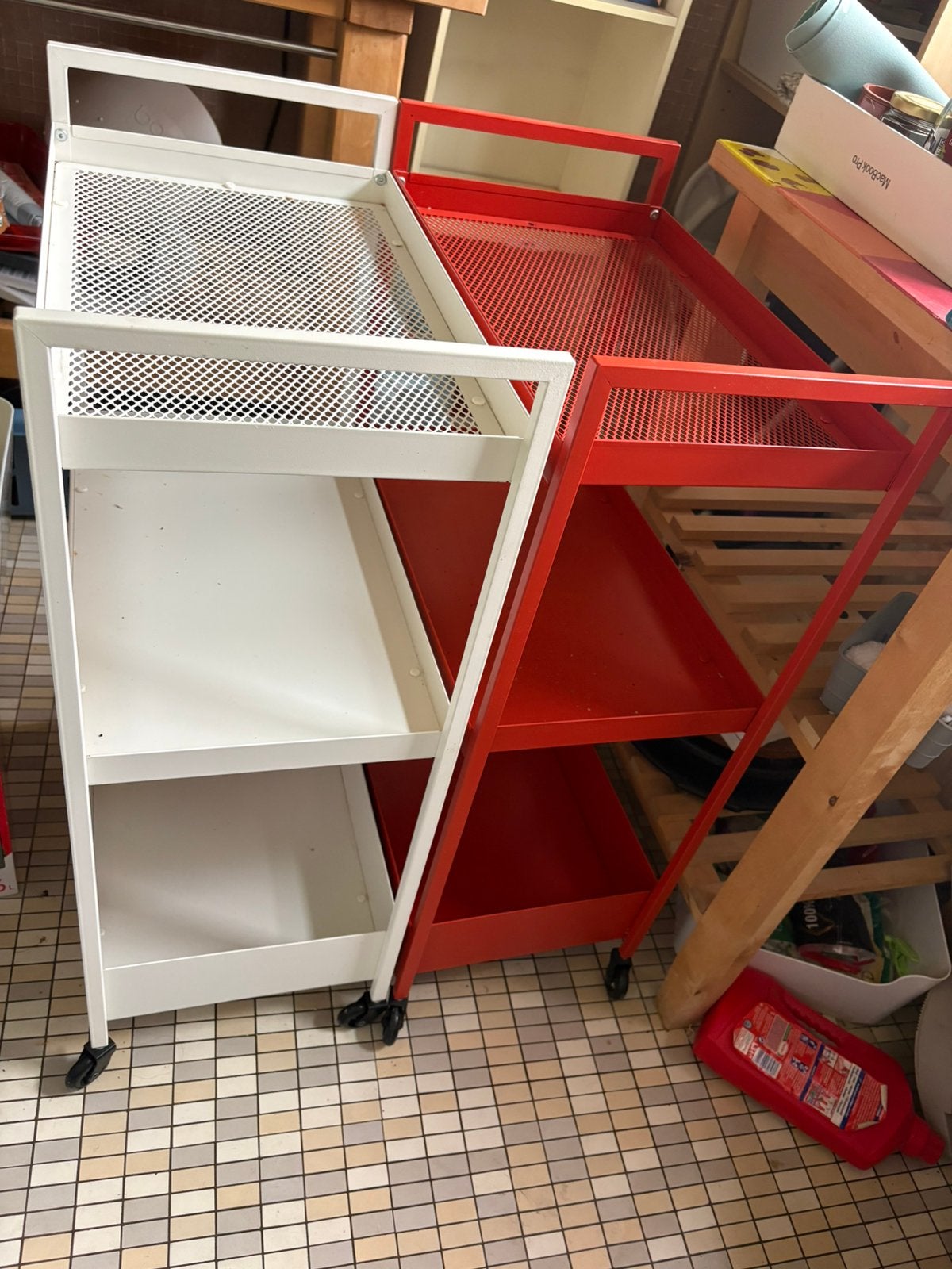 Table à roulettes IKEA NISSAFORS (blanc et rouge/), Enlèvement, Utilisé