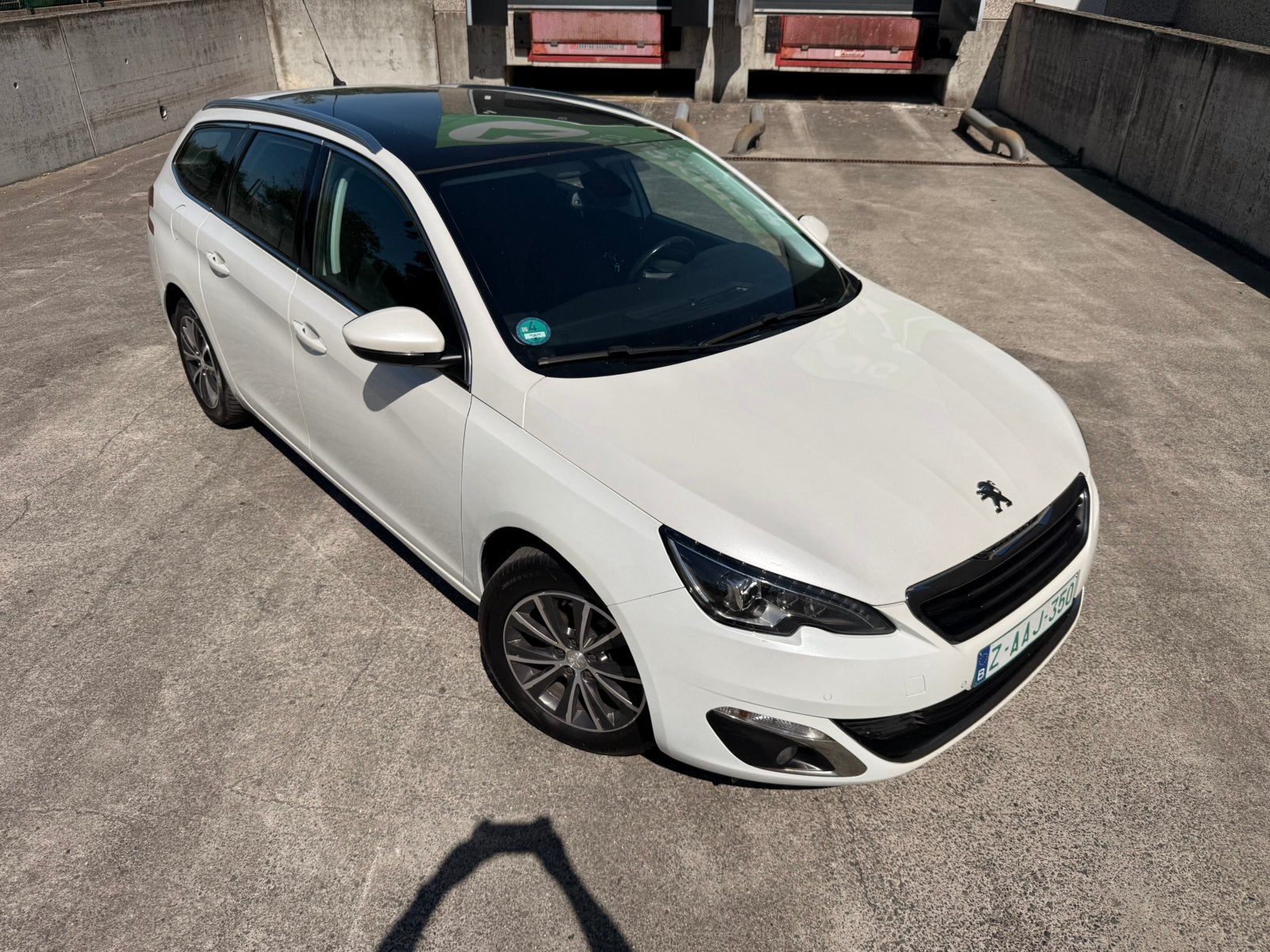 PEUGEOT 308 SW / 110.000km, Euro 6, Entreprise, Boîte manuelle, Noir