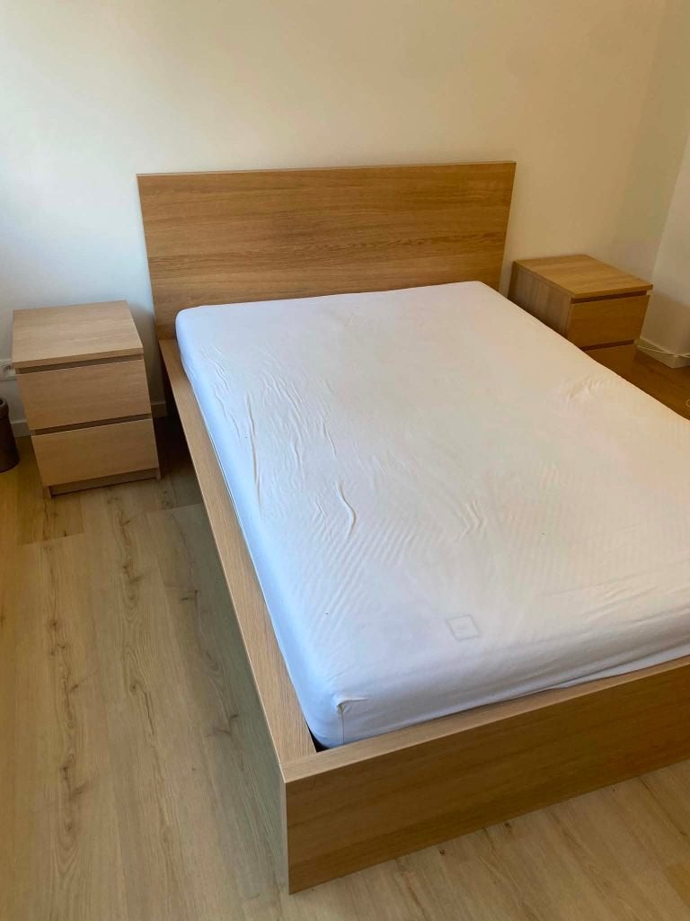 IKEA MALM bed 160x200 + lattenbodems + 2 nachtkastjes, Comme neuf, Brun, Enlèvement, 200 cm