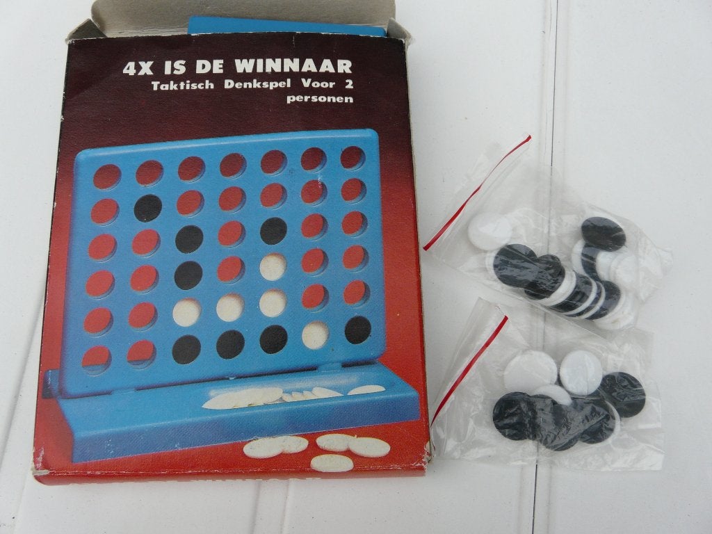 4 op één rij : tactisch denkspel in reisuitgave, Ophalen, Zo goed als nieuw, Rekenen