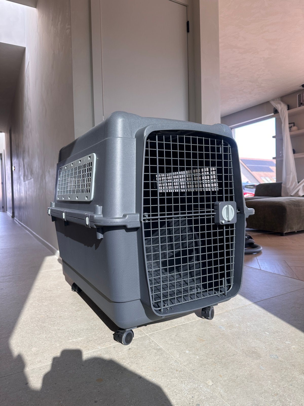 AniOne transportbox/bench maat L- XL voor grote hond, Dieren en Toebehoren, Transportboxen, Ophalen, Zo goed als nieuw
