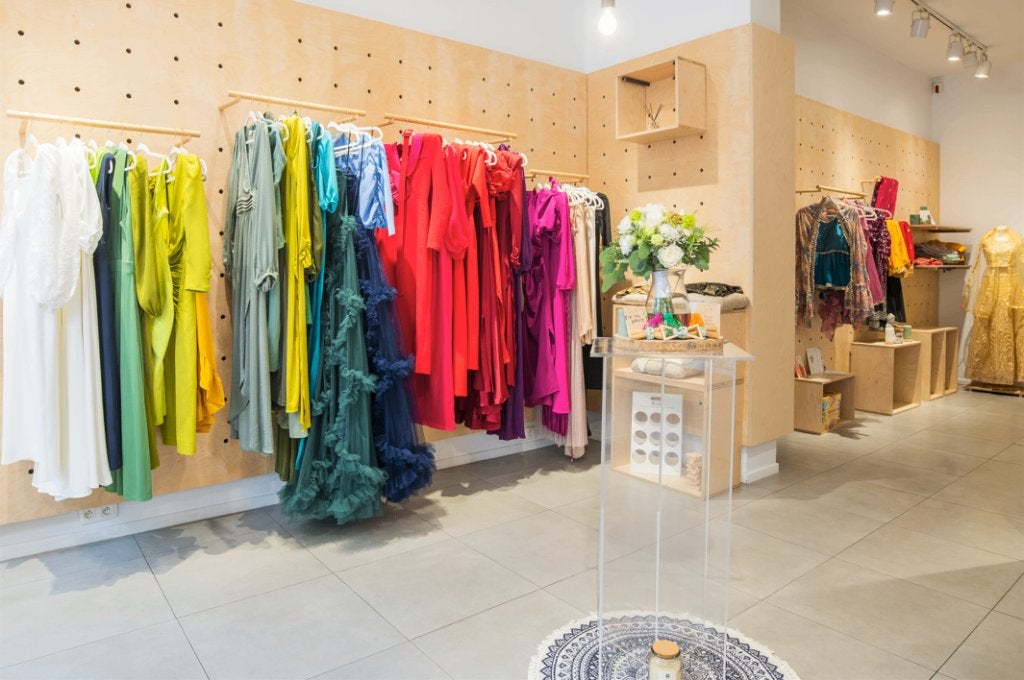 Stock complet de robes de location, Kleding | Dames, Jurken, Zo goed als nieuw, Ophalen
