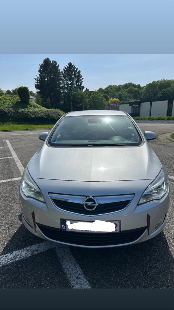 Opel Astra – 1.4 Benzine 140pk  – Manueel – 5 Deurs – Grijs, Auto's, Voorwielaandrijving, Stof, Zwart, Particulier