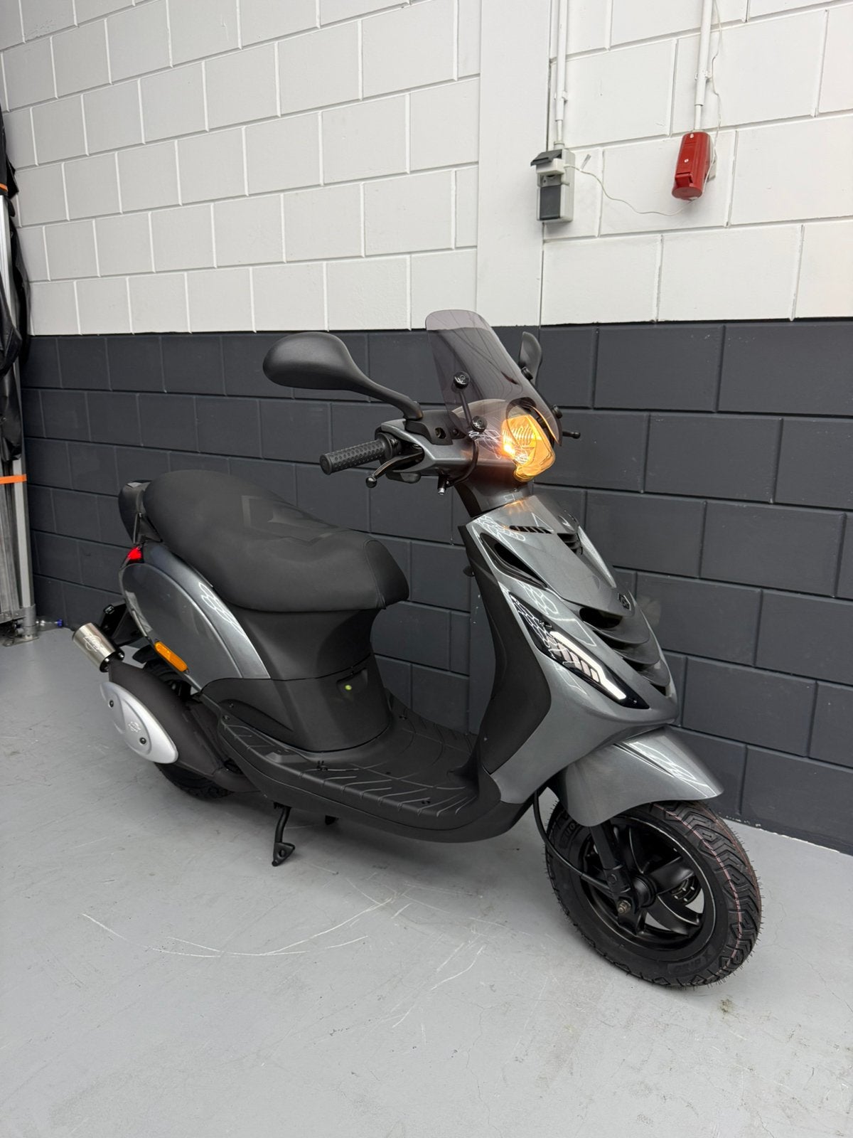 Piaggio Zip Sp 2Takt 50cc B Klasse Vol Opties! ( Alpha Led, Fietsen en Brommers, Ophalen