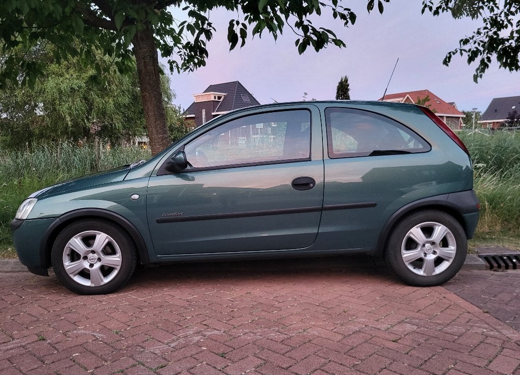 Opel Corsa 1.4 I 16V 3D AUTOMAAT 2002 Groen, Auto's, Opel, 188 g/km, Elektrische ramen, 4 cilinders, 1389 cc