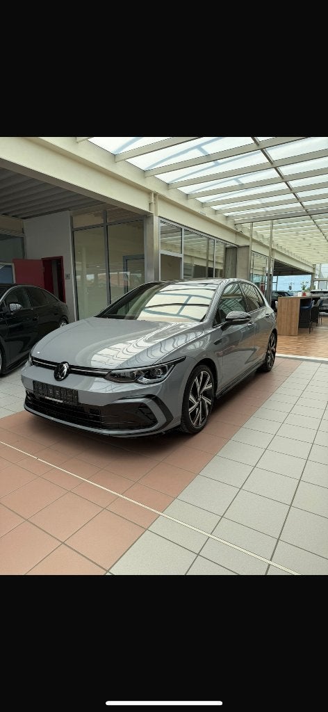 GOLF 8 R-LINE 1.5 eTSI DSG – 150ch – TOIT PANO – 23.000KM, Autos, Argent ou Gris, Achat, Carnet d'entretien, Alcantara