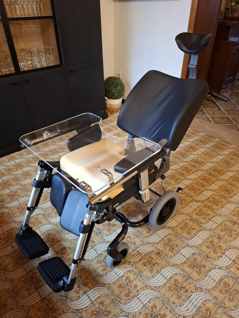 Rolstoel breezy ibis kantelbaar met extra zitkussen!, Diversen, Rolstoelen, Ophalen of Verzenden, Zo goed als nieuw, Handbewogen rolstoel