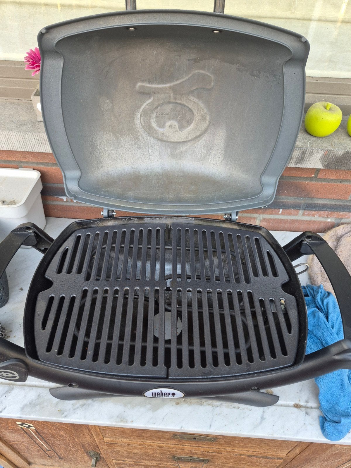 Weber Q1400 Dark Grey Elektrische barbecue., Ophalen, Zo goed als nieuw, Weber