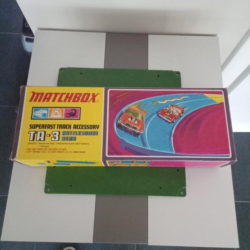 MATCHBOX SUPERFAST TRACK ACCESSORY -LEGE DOOS-, Verzenden, Matchbox