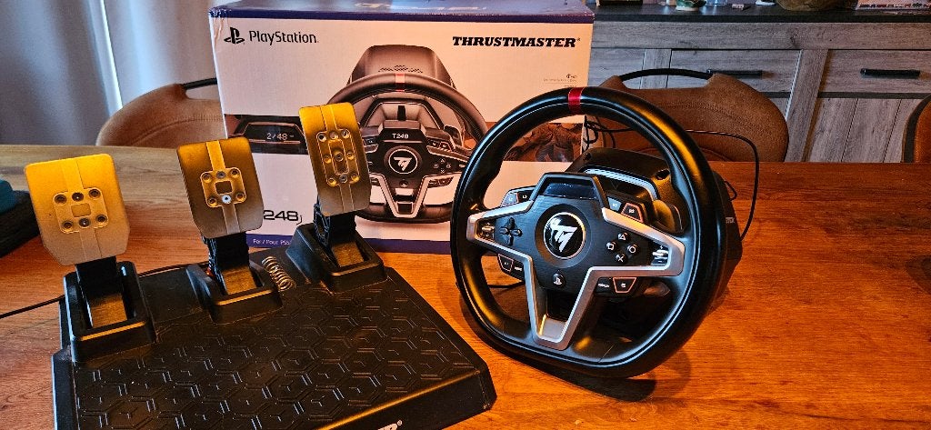 Thrustmaster T248 racestuur + pedalen (PS5/PS4/PC), Games en Spelcomputers, Ophalen, Gebruikt, Overige typen, PlayStation 4