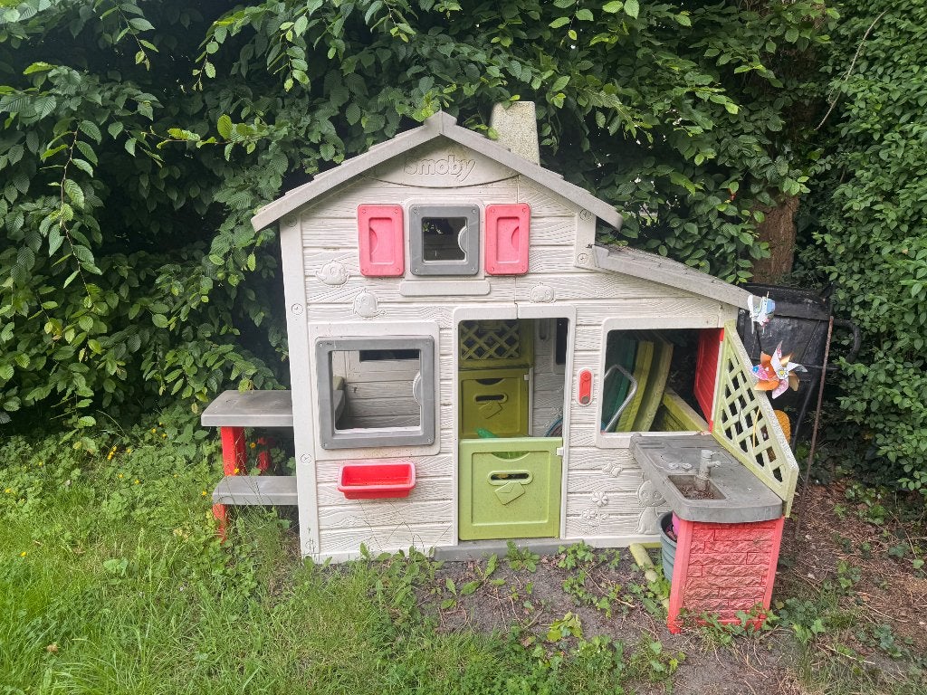 Speelhuis Smoby voor buiten met werkende bel, Kinderen en Baby's, Ophalen, Gebruikt, Kunststof