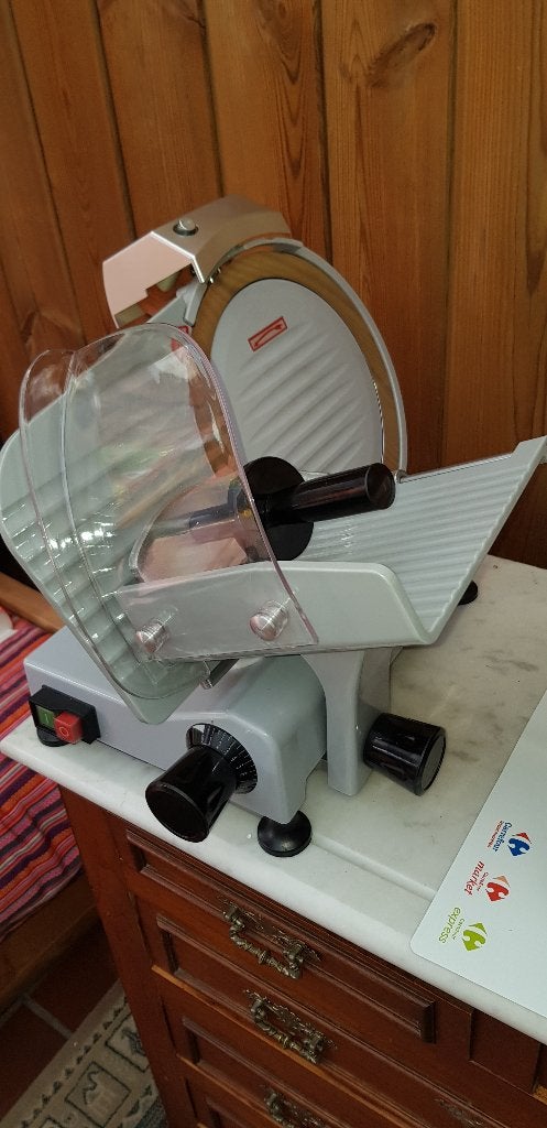 Machine à découper la viande, achat double, neuve 01/08, Enlèvement ou Envoi, Autres marques, Trancheuse, Autres matériaux