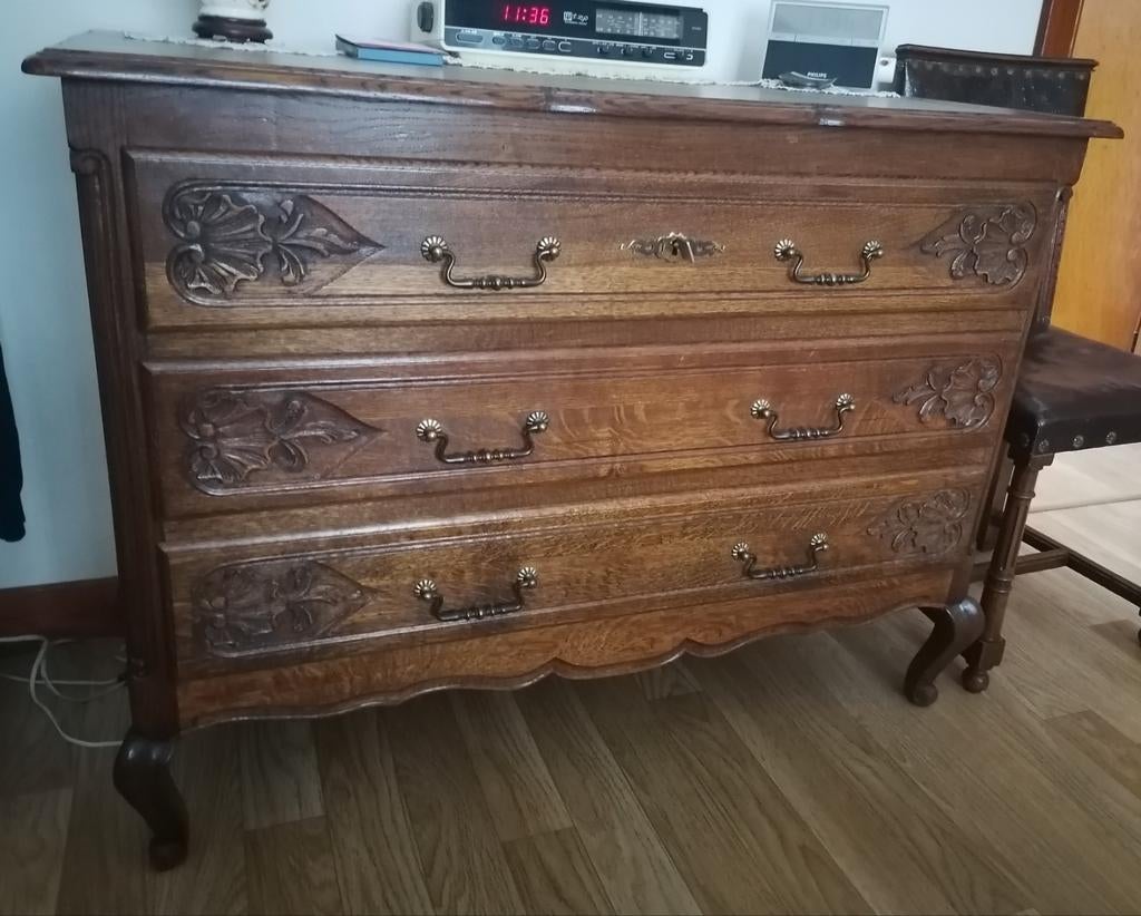 Commode en bois, Enlèvement