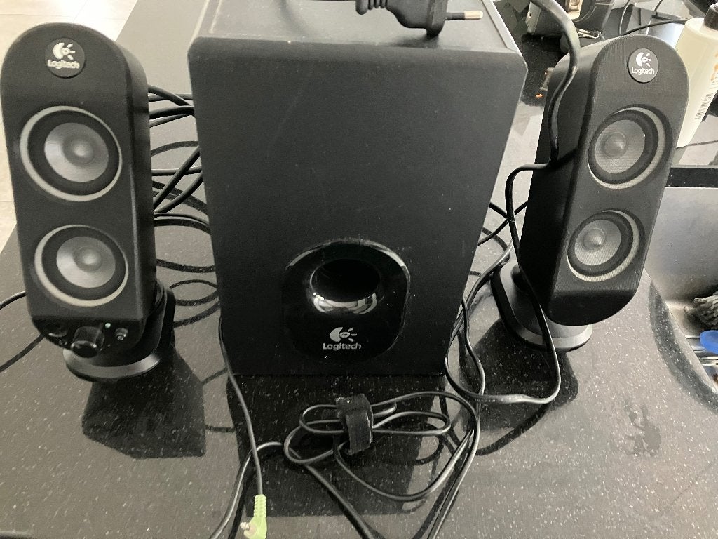 Pc speakerset Logitech X-230, Computers en Software, Ophalen, Zo goed als nieuw, Audiokanaal 2.1, Logitech