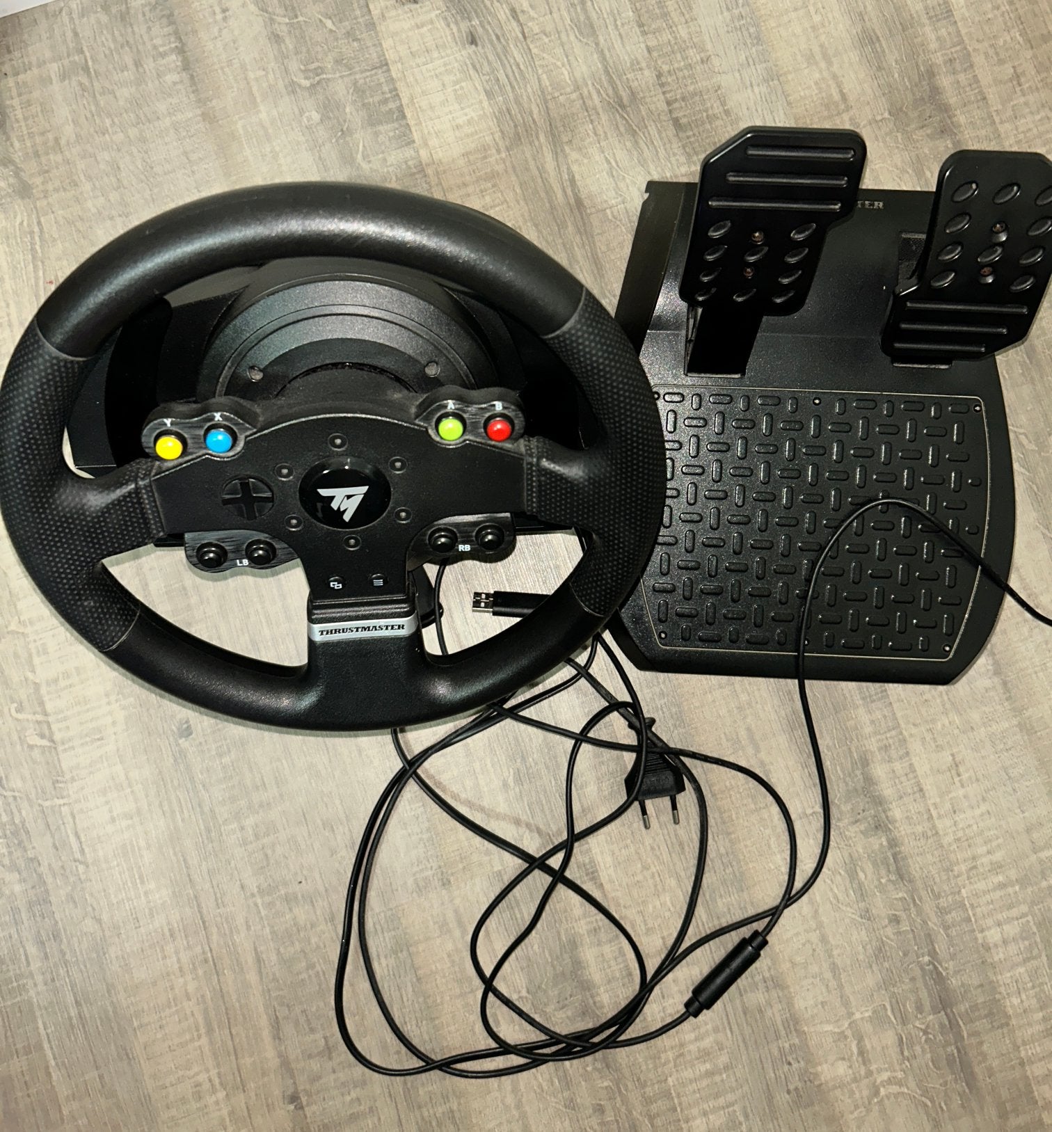 Thrustmaster TMX Force Feedback met pedalen voor Xbox / PC, Ophalen, Zo goed als nieuw, Stuur of Pedalen