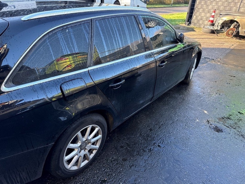 PORTIER RECHTS ACHTER Audi A4 Avant (B8) (|8K9833052D|), Deur, Info@audi.de, Achter, Audi