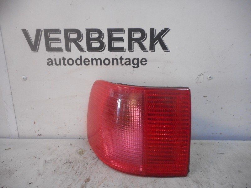 ACHTERLICHT LINKS Audi A6 (C4) (4a5945095b), Gebruikt, Audi, Rixbecker Straße 75
59552  Lippstadt, DE, Info@forvia.com